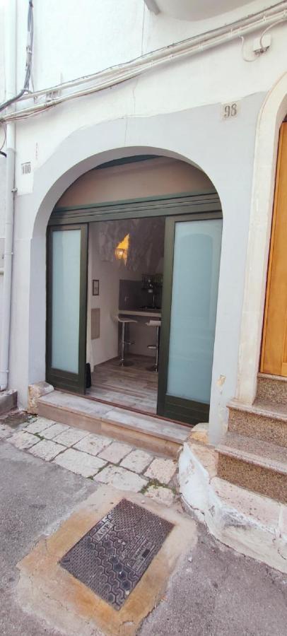 White Stone Flats & Studios Остуні Номер фото