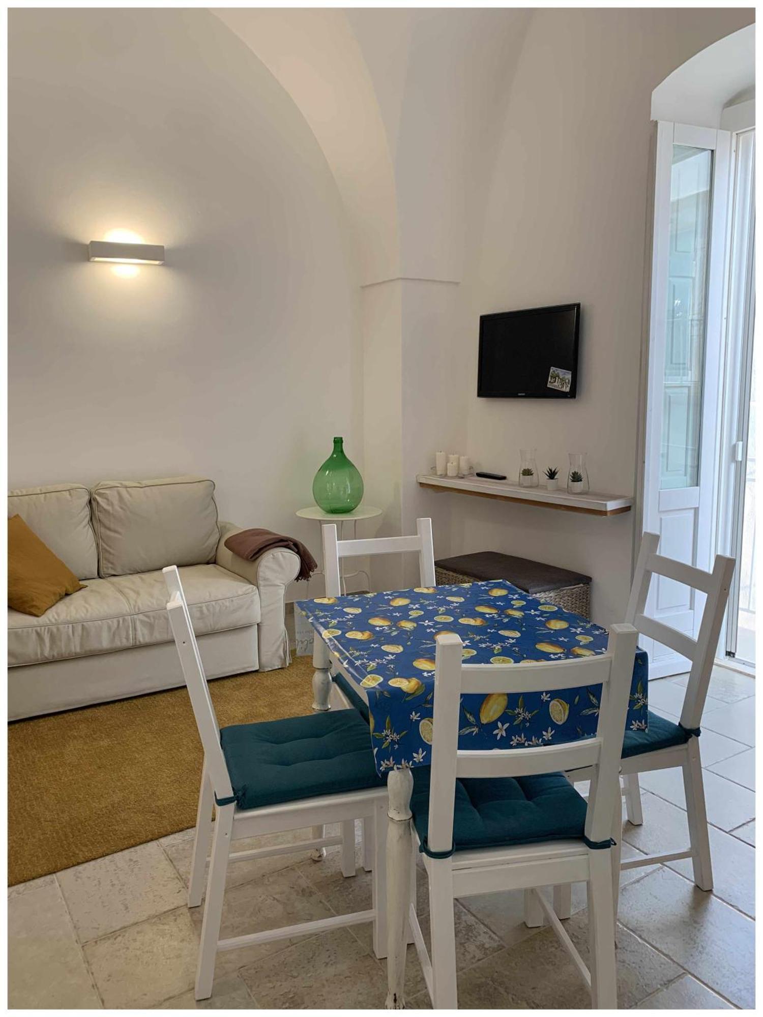 White Stone Flats & Studios Остуні Номер фото